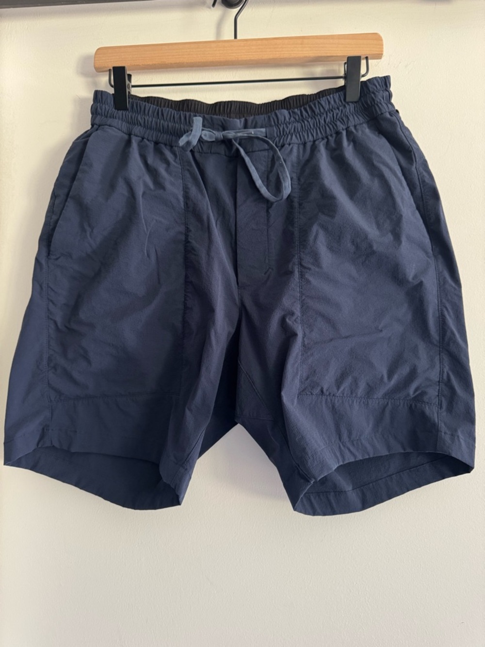 lululemon athletica Men's Navy Elastic Waist Athletic Shorts